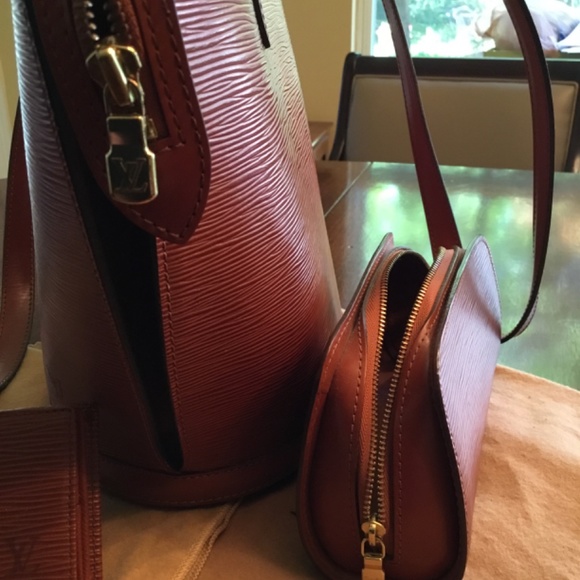 LV Epi shoulder bag set - Picture 11 of 11